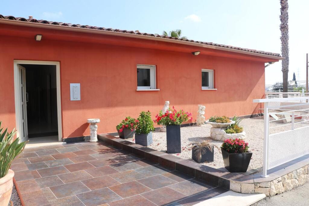 Charmant Studio Au Calme Saint-Laurent-du-Var Eksteriør billede